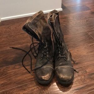 Combat boots